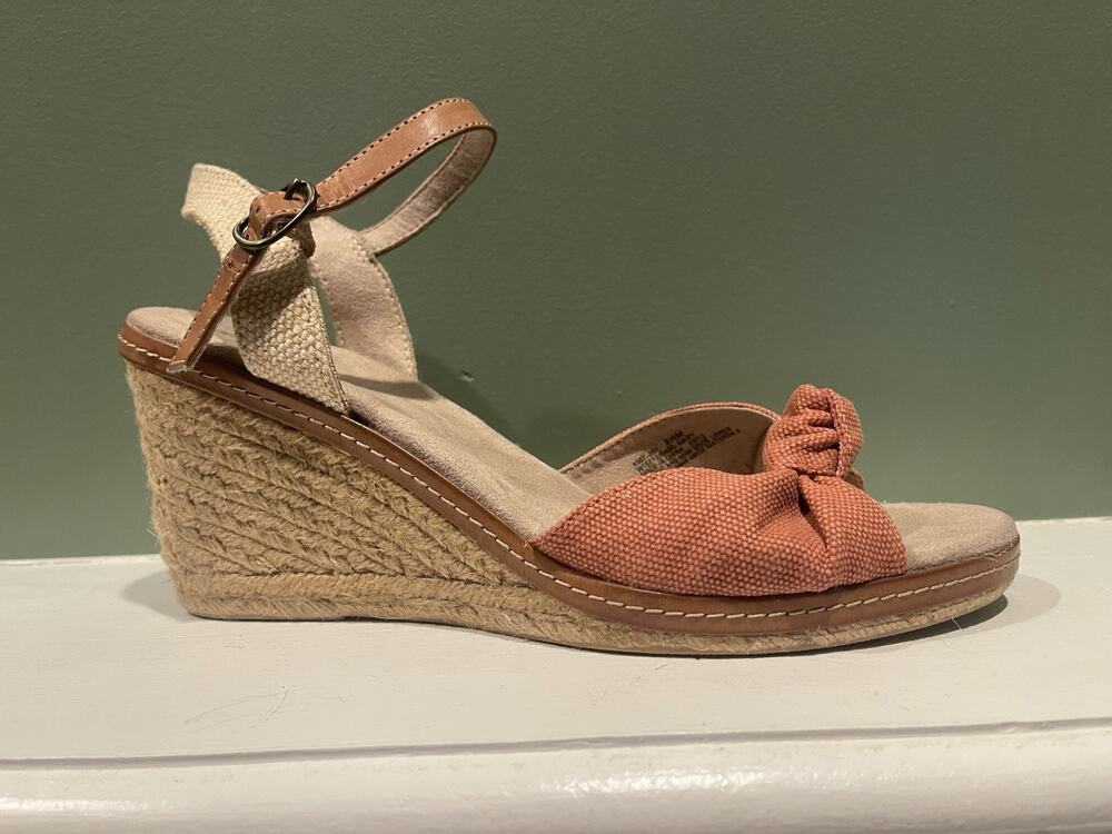 Bass MARY Wedge Sandal Fabric Upper Ankle Strap Coral Size 9
